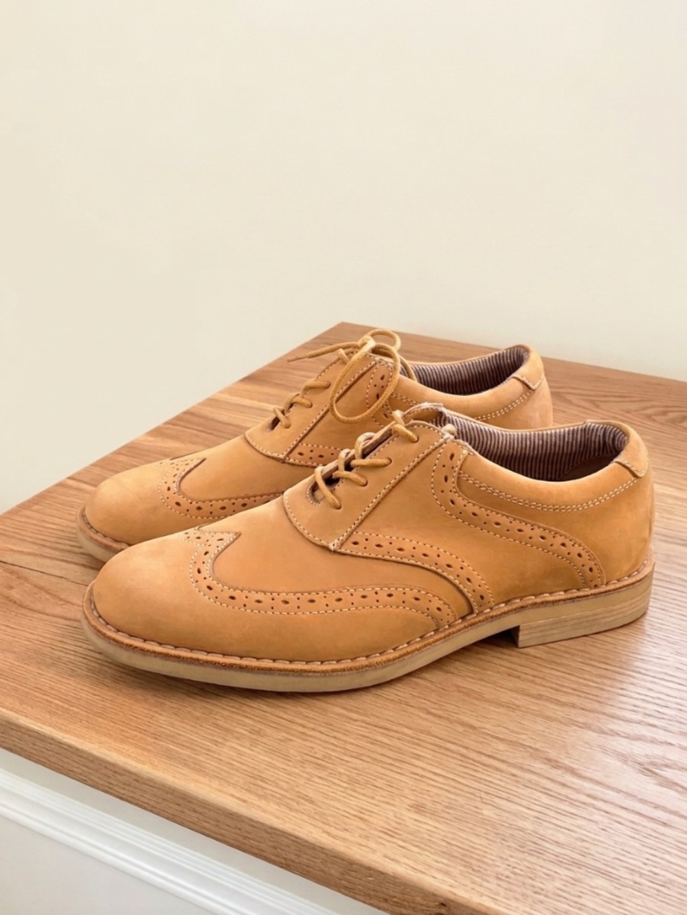 Original Penguin suede shoes in size 7 - brown mustard color